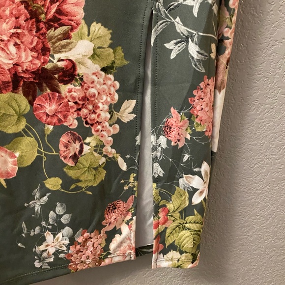 Skirt - Picture 2 of 5